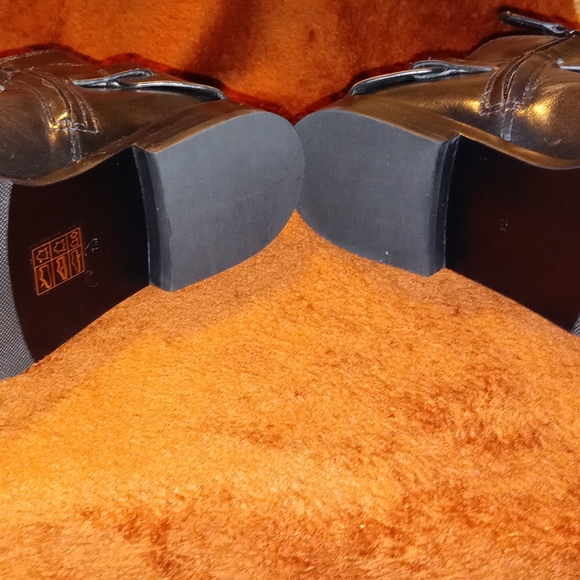 Tory Burch Colton Leather Bootie - Picture 5 of 9